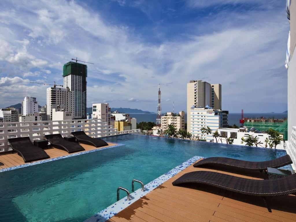 Golden Holiday Hotel Nha Trang Bagian luar foto