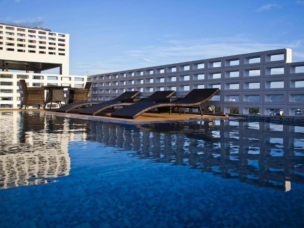 Golden Holiday Hotel Nha Trang Bagian luar foto