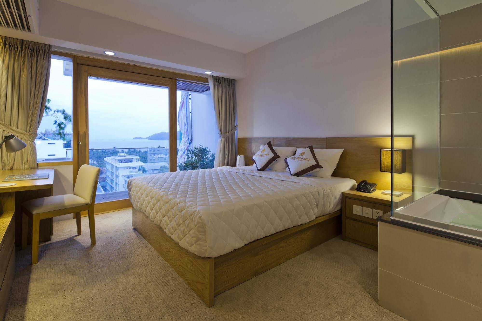 Golden Holiday Hotel Nha Trang Bagian luar foto
