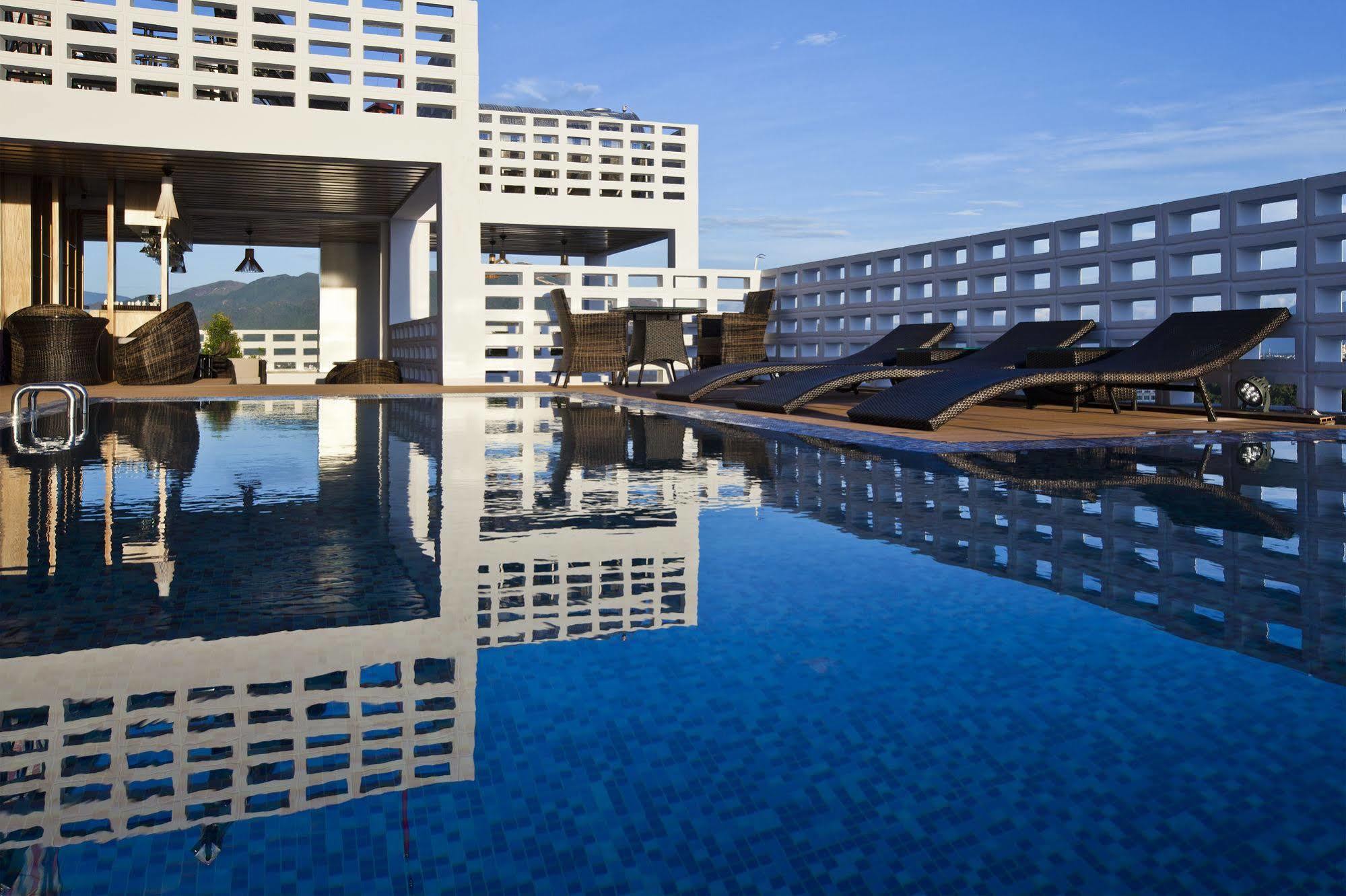 Golden Holiday Hotel Nha Trang Bagian luar foto