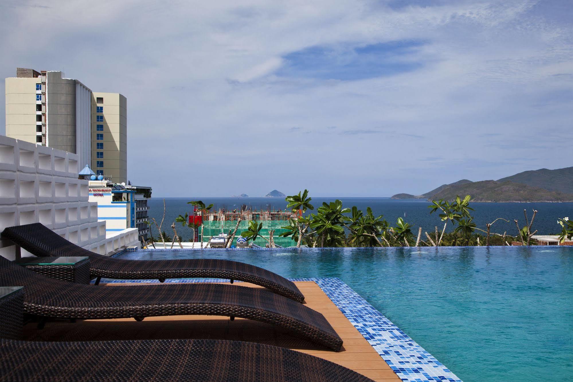 Golden Holiday Hotel Nha Trang Bagian luar foto